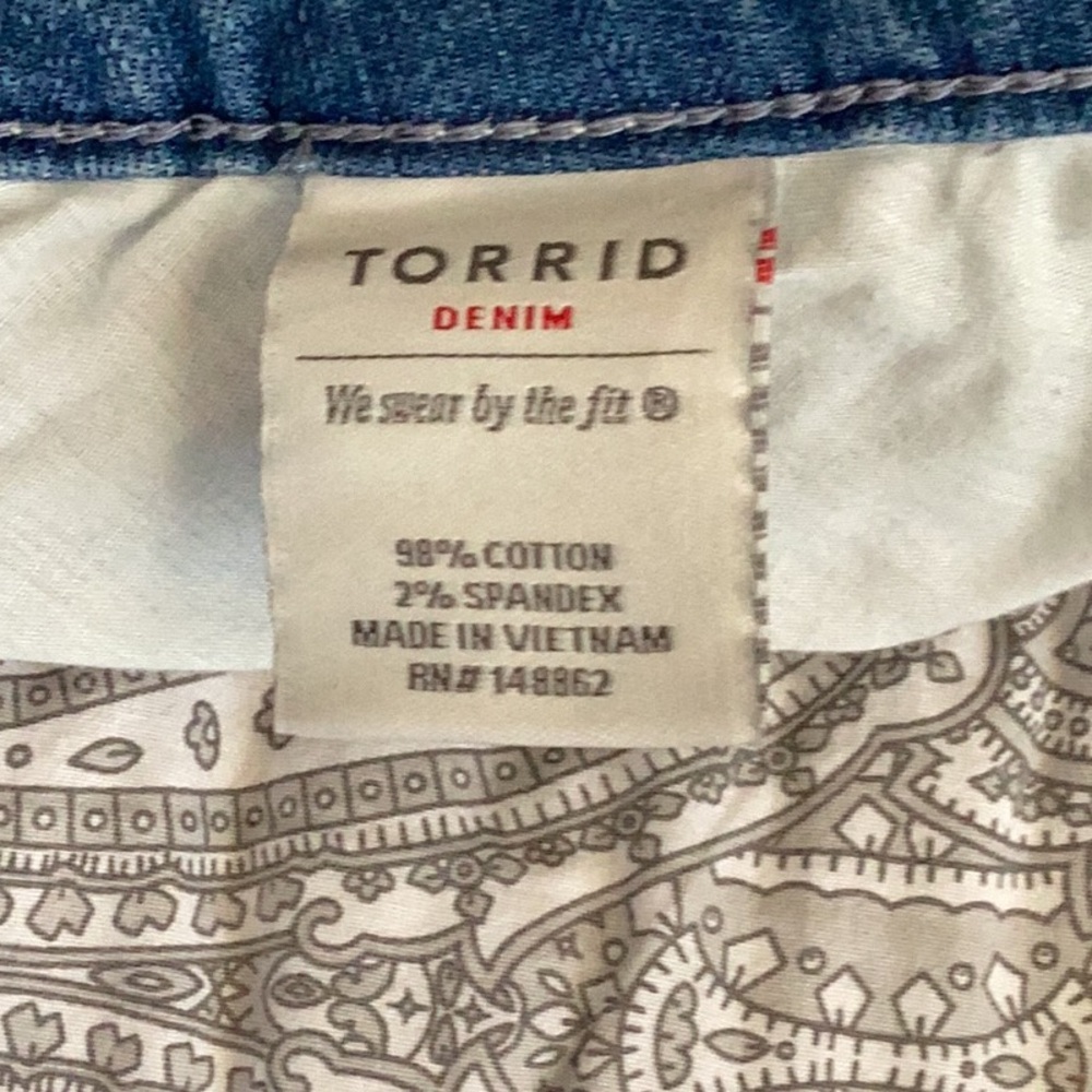 Torrid denim shorts - Picture 6 of 6